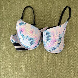 Victoria's Secret PINK Bra 34C Colorful Tie Dye Wear Everyday Push up